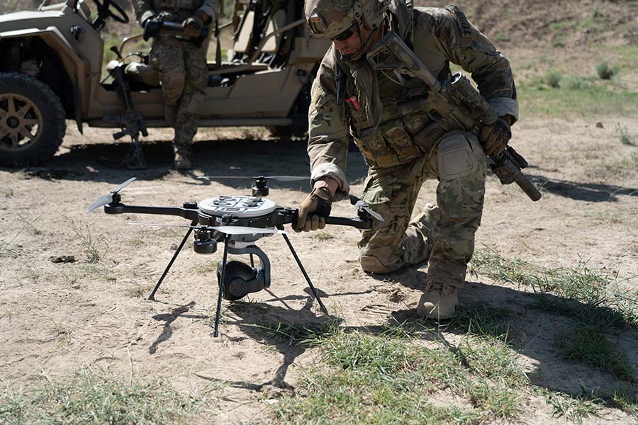 Technologia Teledyne FLIR jest w stanie ocalić tysiące żołnierzy na polu walki. 